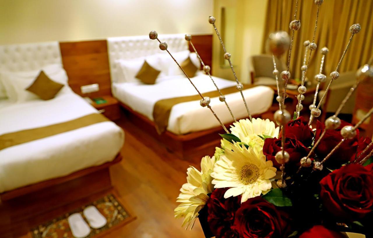 Sai Neem Tree Hotel เชอร์ดี ภายนอก รูปภาพ