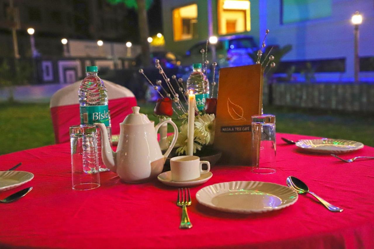 Sai Neem Tree Hotel เชอร์ดี ภายนอก รูปภาพ