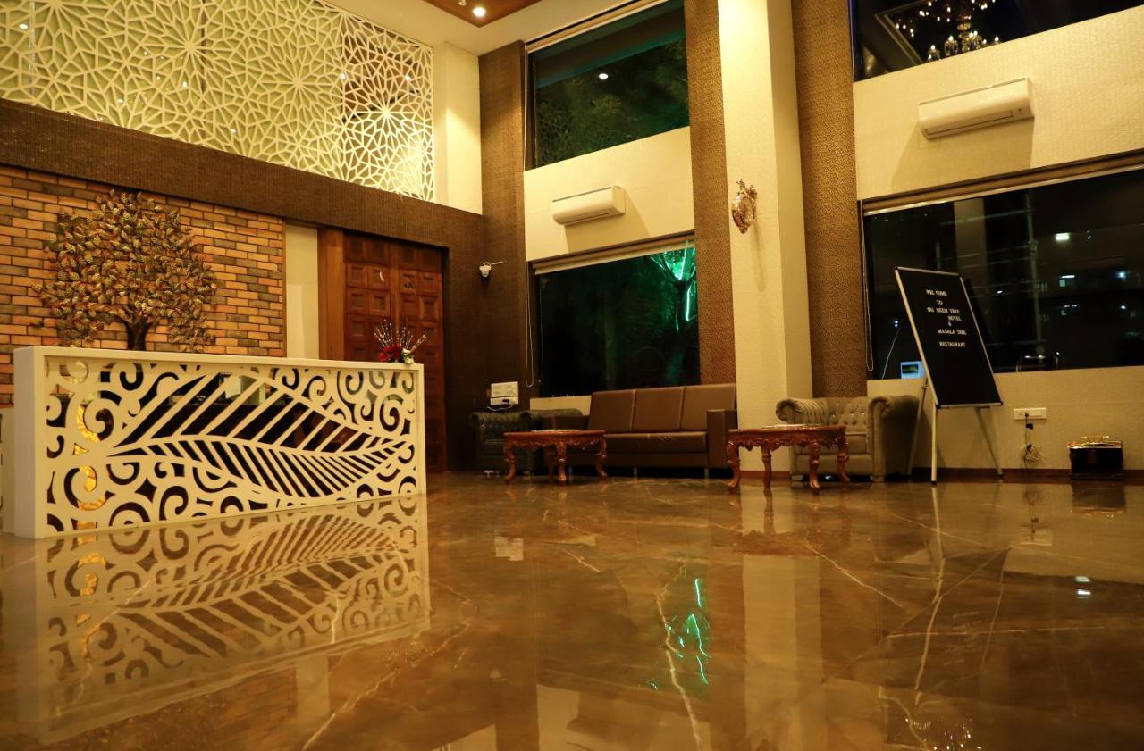 Sai Neem Tree Hotel เชอร์ดี ภายนอก รูปภาพ