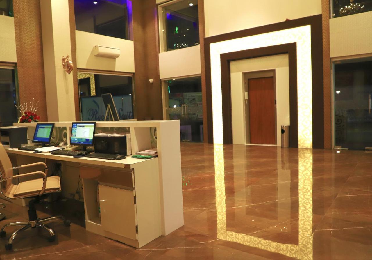 Sai Neem Tree Hotel เชอร์ดี ภายนอก รูปภาพ
