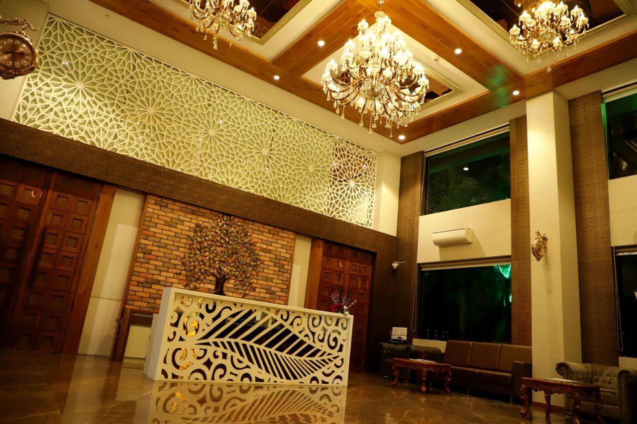 Sai Neem Tree Hotel เชอร์ดี ภายนอก รูปภาพ